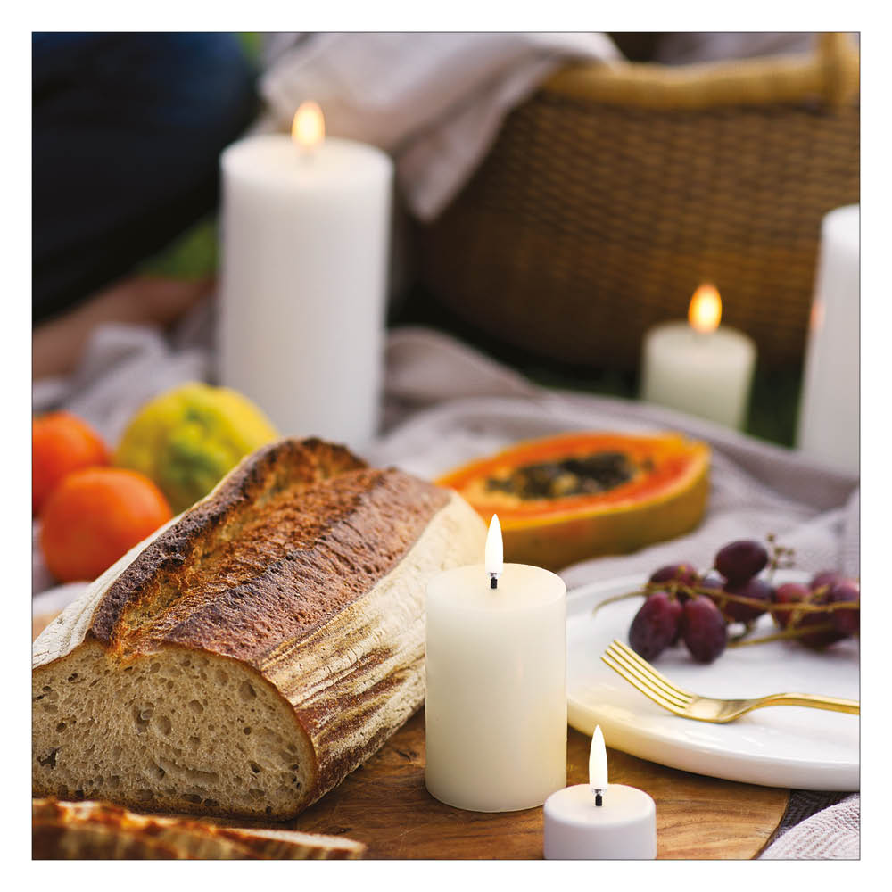 Uyuni LED-Stumpenkerze "Pillar" ivory 596462