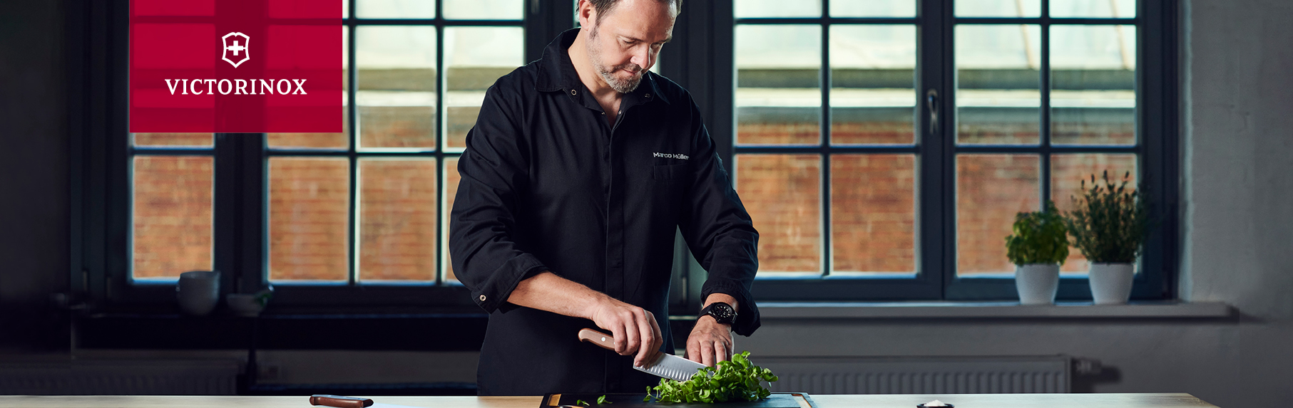 CUT_Marco_Mueller_6-8520-17_OB_1360x430px_2