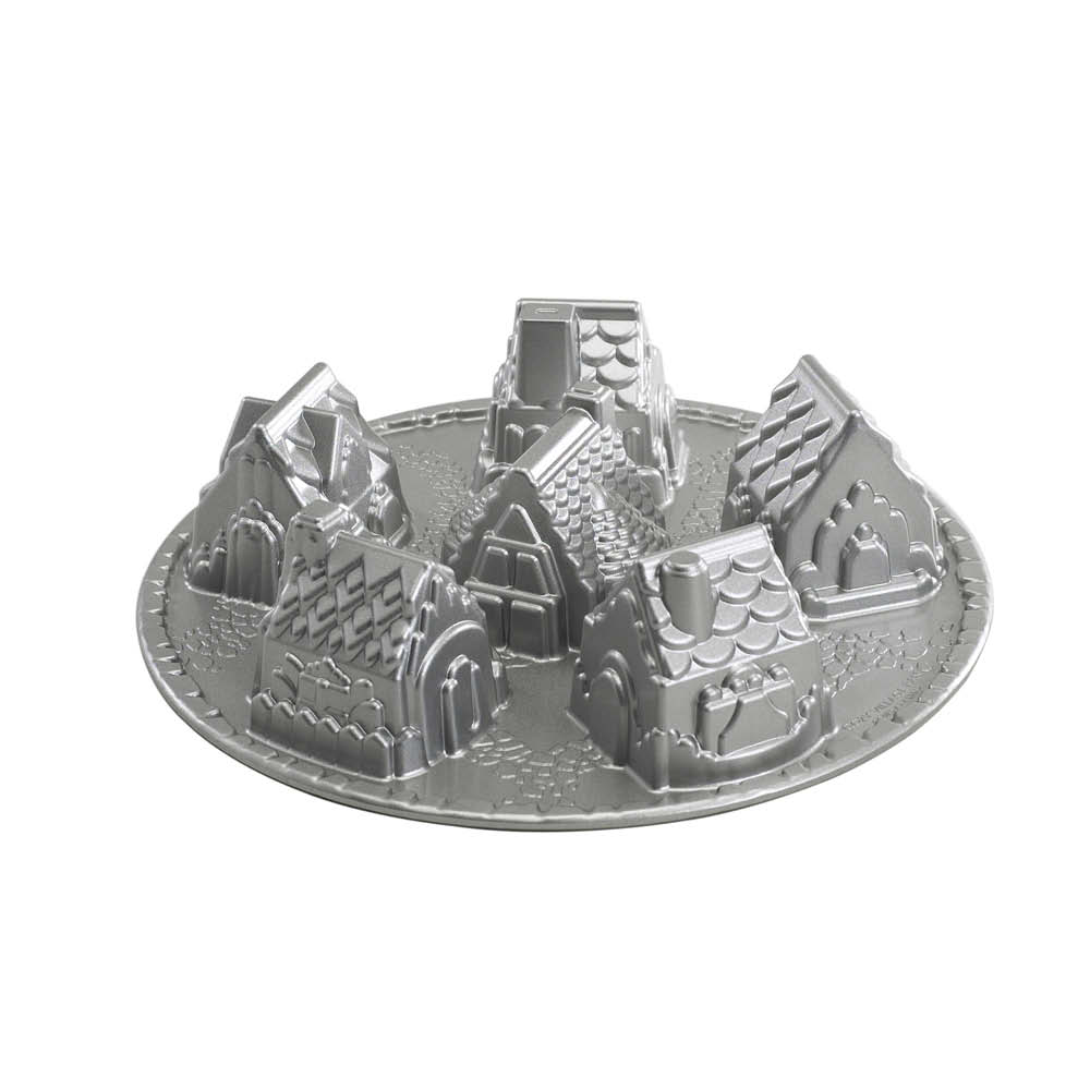 Nordic Ware Backform Weihnachten "Cozy Village Pan" 643536